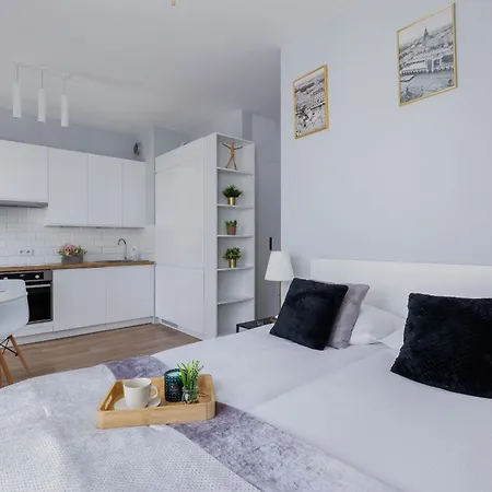 Rakowicka Steam Park Studio Z Balkonem W Krakowie By Renters